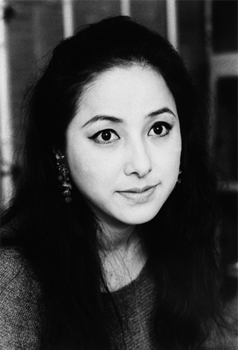 富士真奈美のハーフ疑惑の背景と実際のルーツ