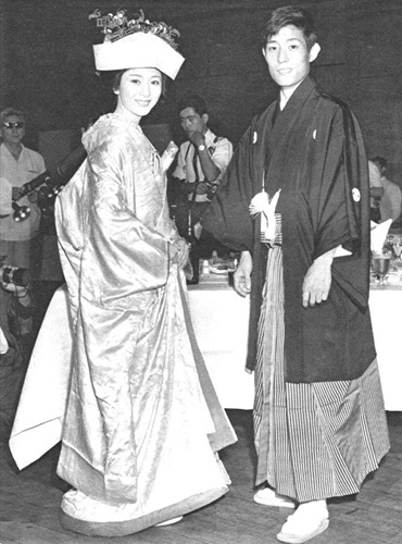 舟木一夫の奥さんの写真や若い頃の姿はある？